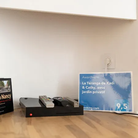 Apartament La Teranga De Kadi & Cathy, Avec Jardin Privatif